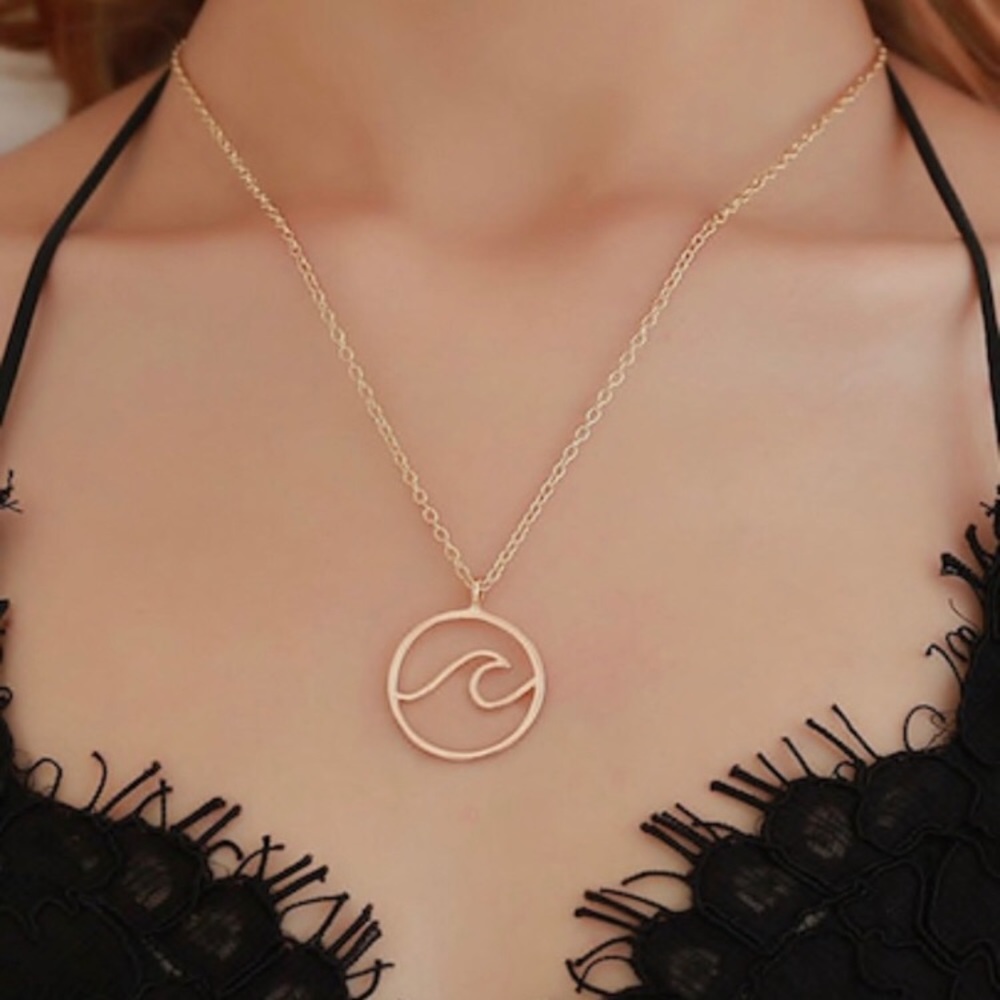 Gold Ocean Wave Trendy Necklace 💕Price Drop 💕